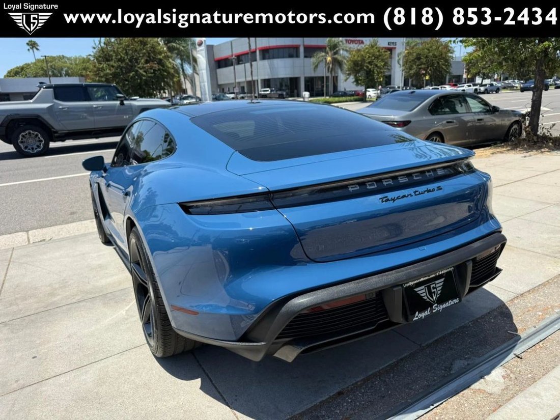 Sedan in Van Nuys, CA, United States 5 - 18469787