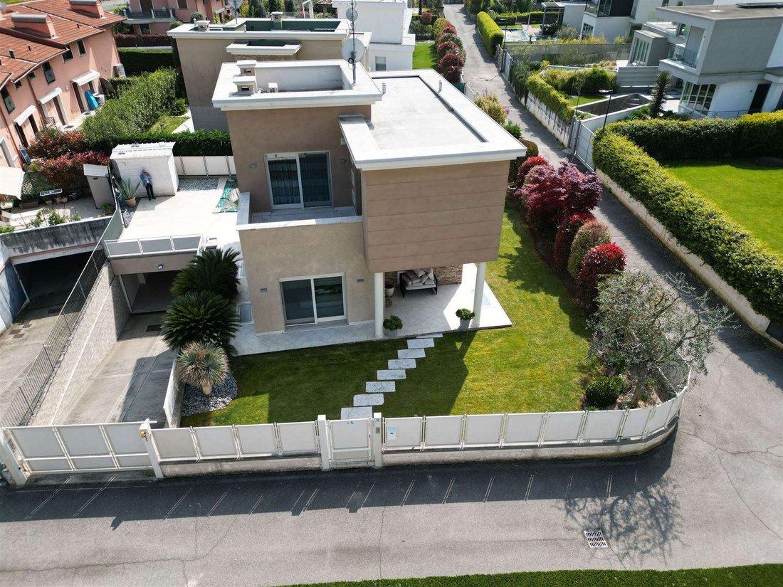 Villa in Hill Zone, Padenghe sul Garda, Lombardy 4 - 18460605