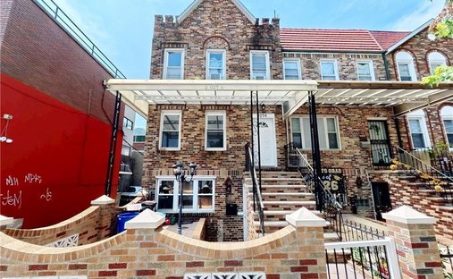 House in New York, New York, United States 1