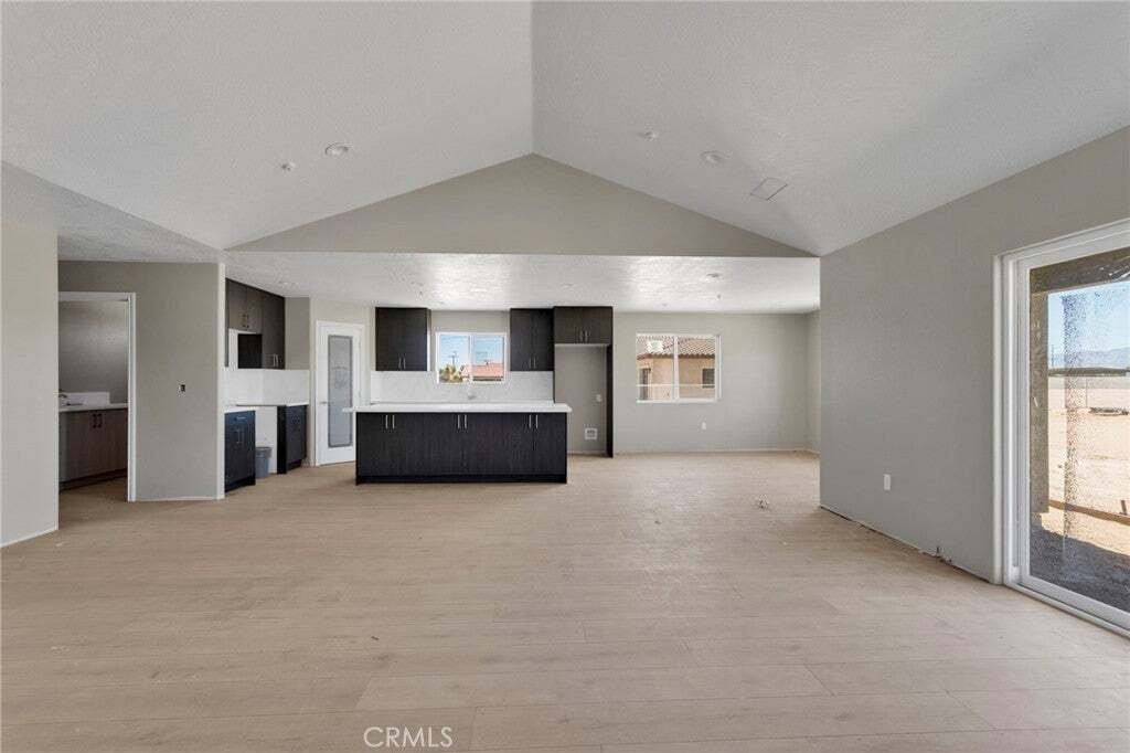 House in Hesperia, California, United States 3 - 18349877