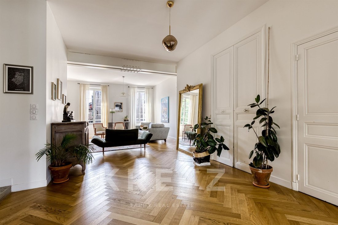 Apartment in Cinq Avenues, 4e Arrondissement, Marseille 2 - 18467749