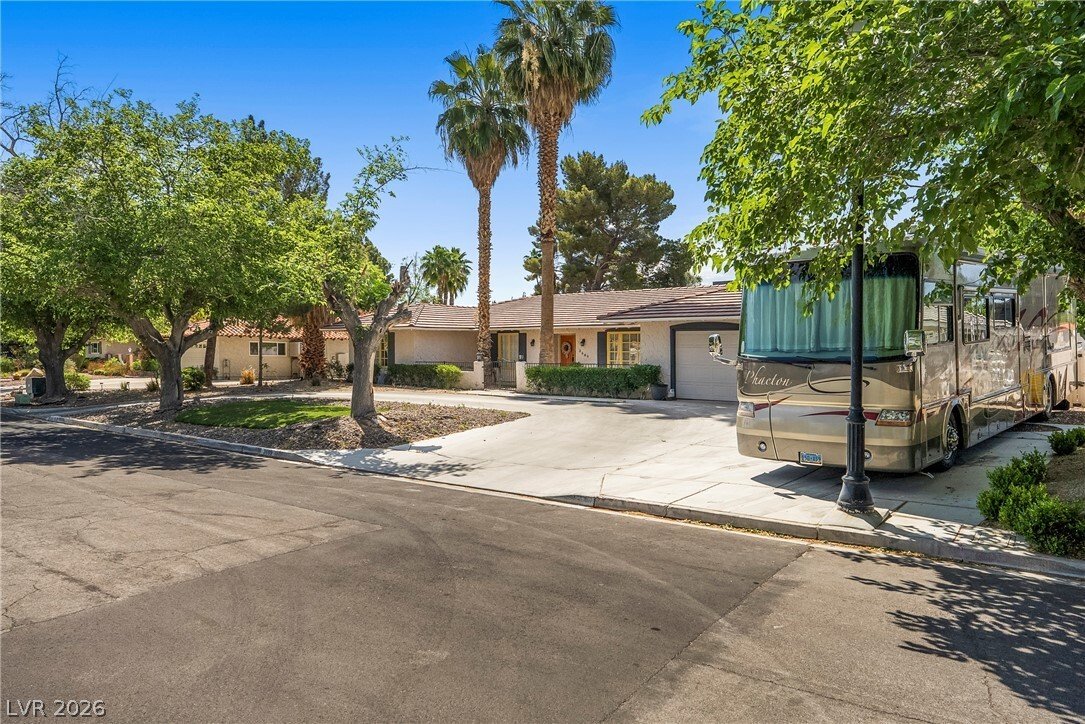 House in Las Vegas, Nevada, United States 4 - 18459286
