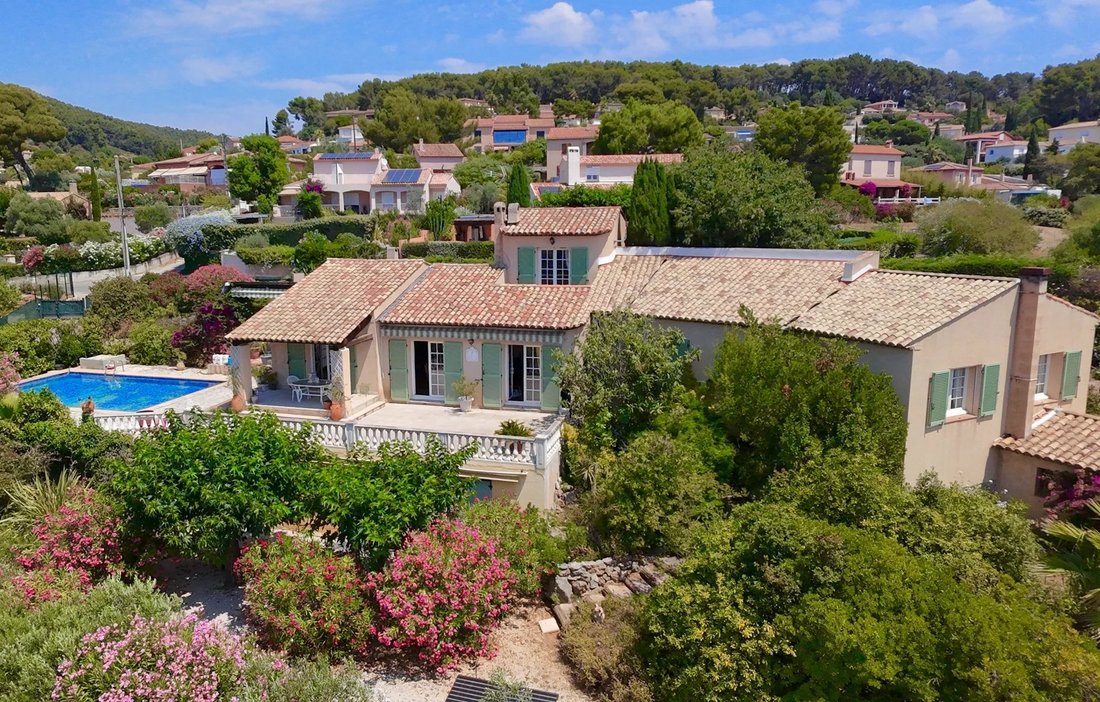 House in Centre Ville, Carqueiranne, France 4 - 18457986