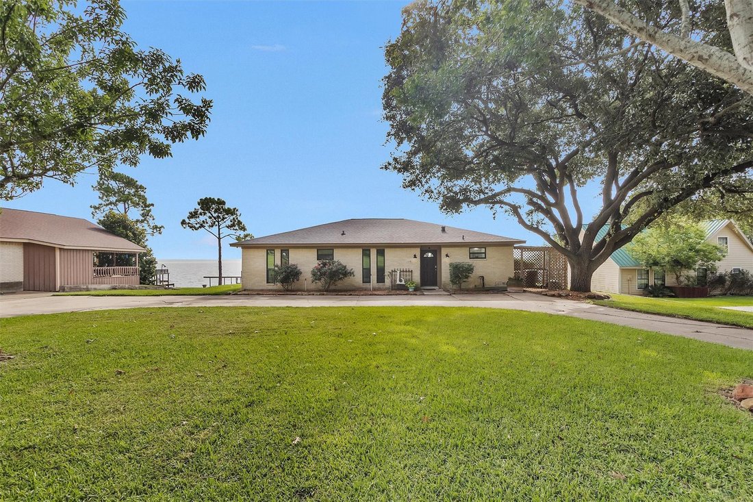 House in Point Blank, Texas, United States 2 - 18409257