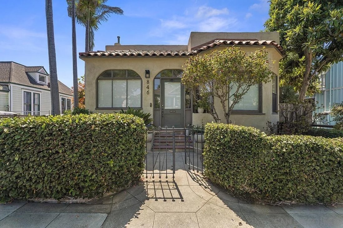 San Diego, California, United States 1 - 18463093