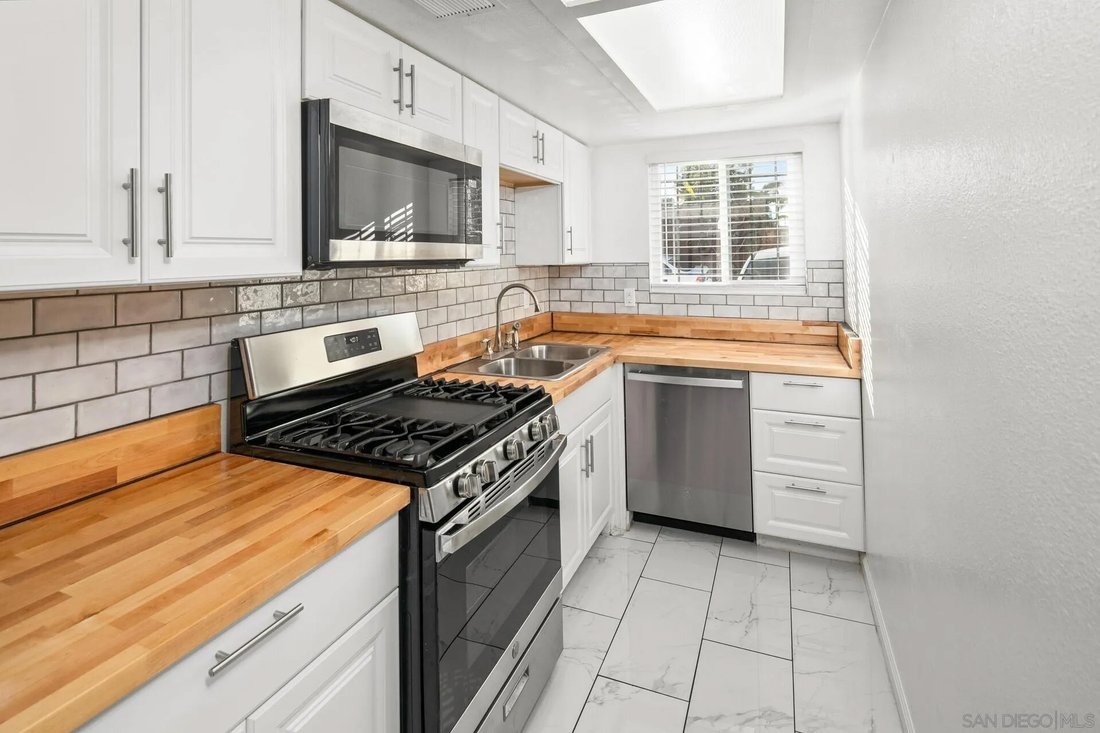 San Diego, California, United States 2 - 18459157