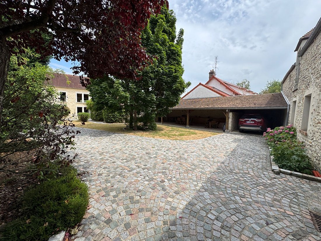 House in Villiers-le-Mahieu, Ile-de-France, France 2 - 18468163