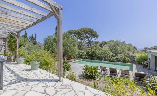 Estate in La Ciotat, Provence-Alpes-Côte d'Azur, France 1