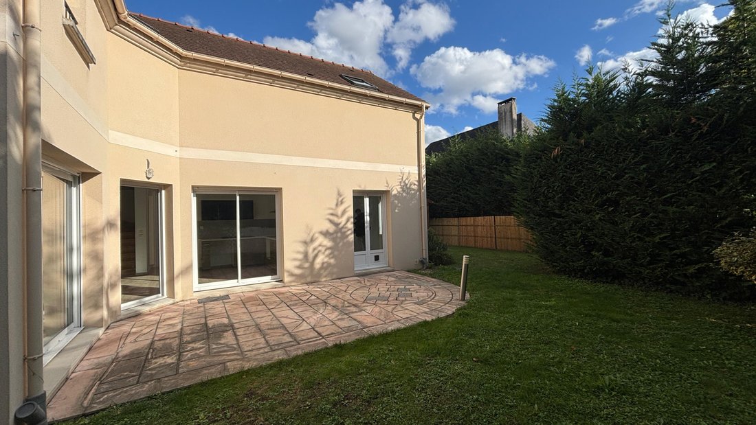 House in L'Étang-la-Ville, Ile-de-France, France 1 - 18465916
