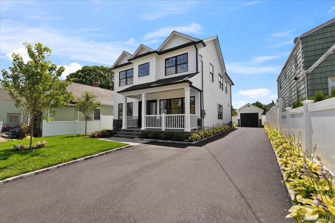 House in Syosset, New York, United States 2 - 17390227
