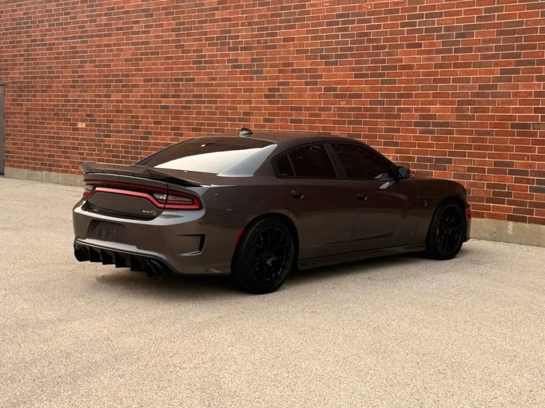 Sedan in Crystal Lake, IL, United States 5 - 18457518