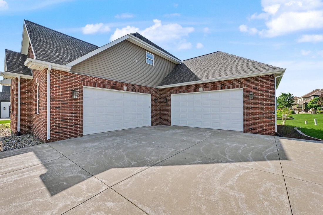 House in Savoy, Illinois, United States 4 - 18330195