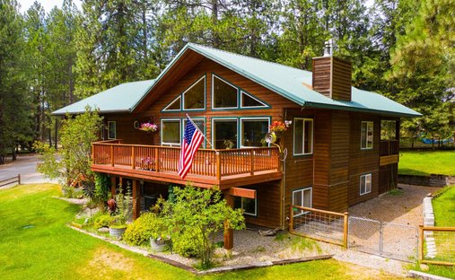 House in Moyie Springs, Idaho, United States 1