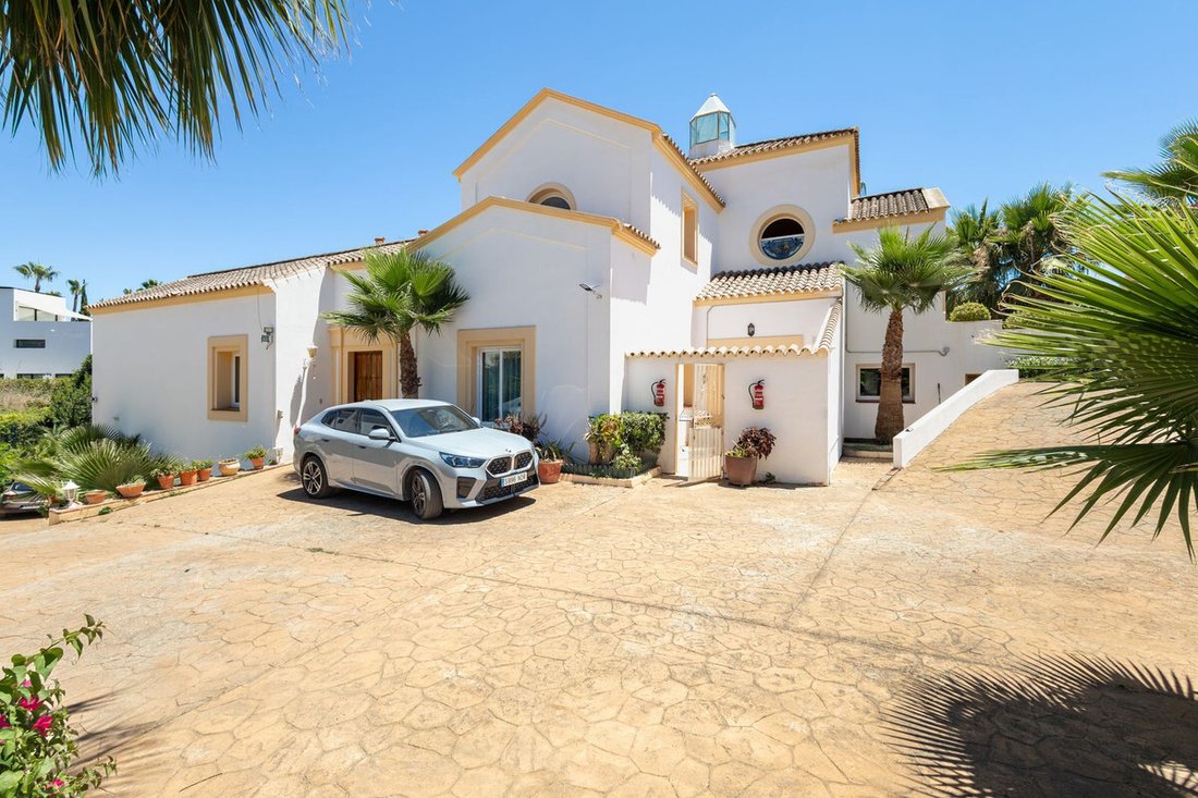 Villa in Estepona, Andalusia, Spain 4 - 18466485