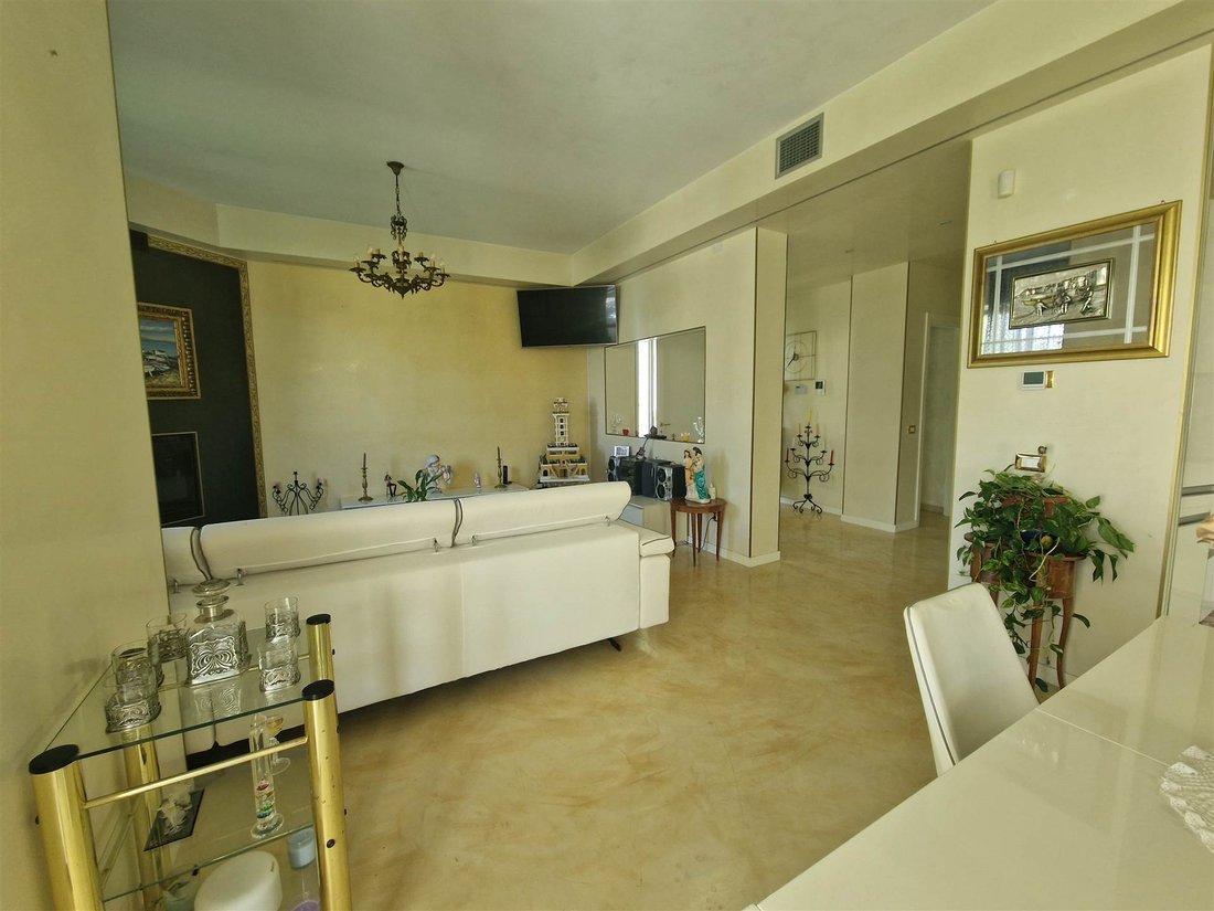 Villa in Desenzano Centro, Desenzano del Garda, Lombardy 2 - 18460598