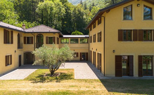 Villa en Canzo, Lombardía, Italia 1