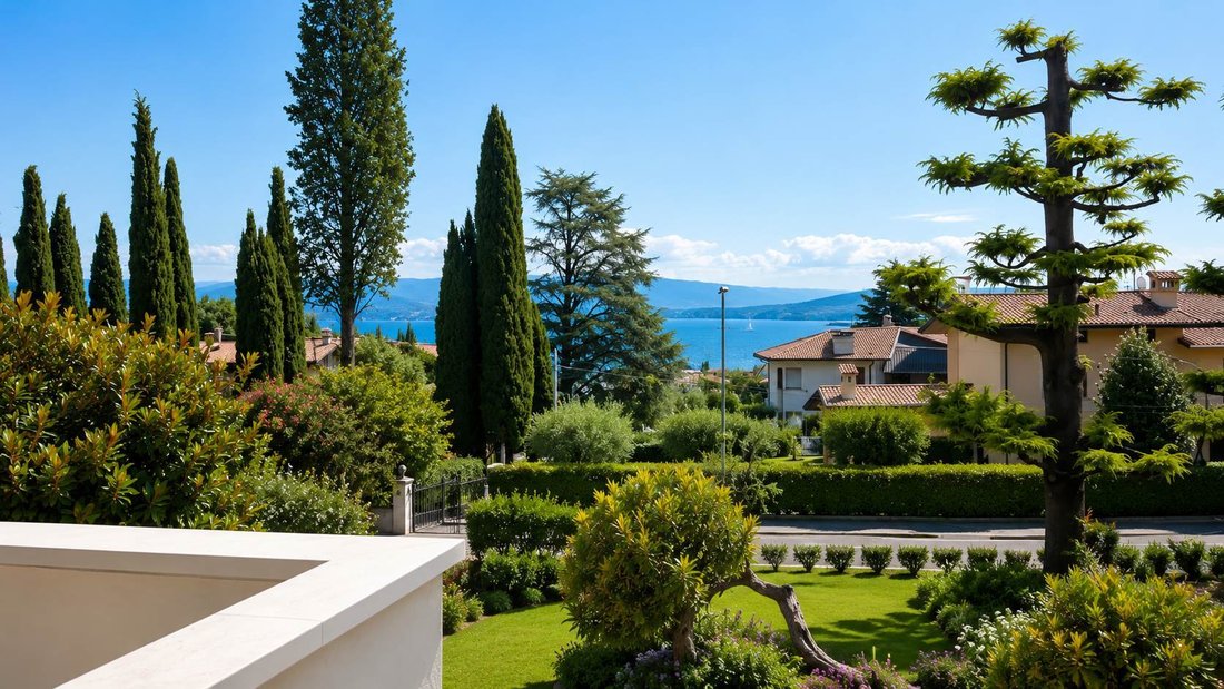 Penthouse in Hill Zone, Padenghe sul Garda, Lombardy 2 - 14237124