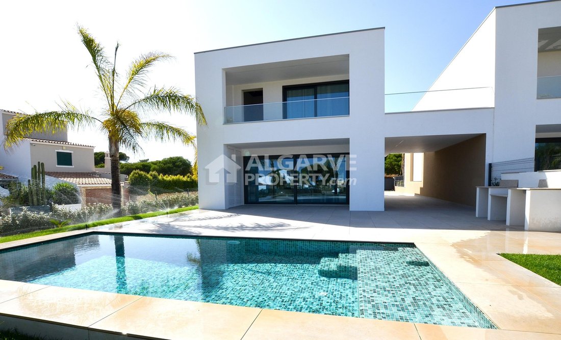 Villa in Quarteira, Algarve, Portugal 1 - 18460823