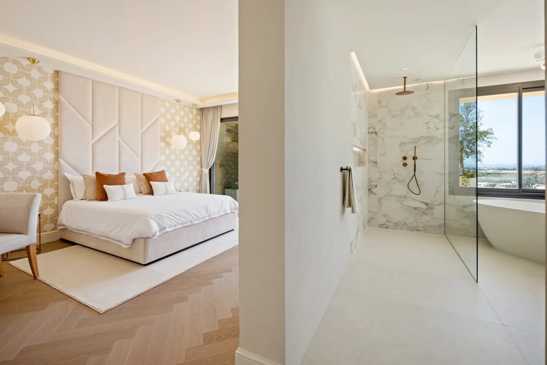 Apartment in Puerto Banus, Marbella, Spain 2 - 18455943
