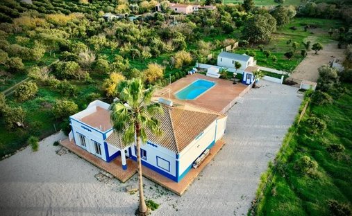 Villa in Lagoa e Carvoeiro, Algarve, Portugal 1