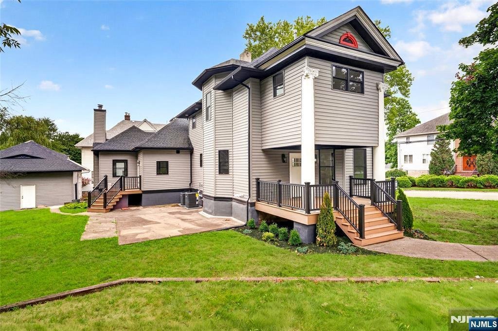 House in Teaneck, New Jersey, United States 3 - 18459972