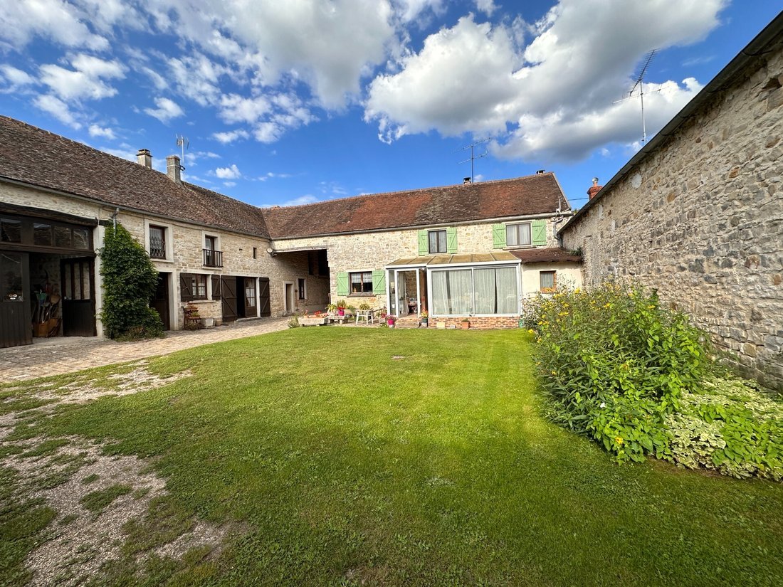 House in Milly-la-Forêt, Ile-de-France, France 1 - 18468227