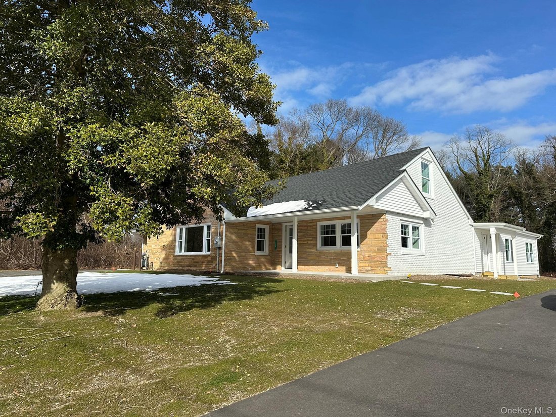 House in Kings Park, New York, United States 1 - 18458648