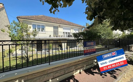 House in Bord de Marne, Champs-sur-Marne, France 1
