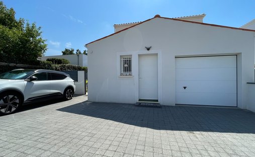 House in Saint-Georges-de-Didonne, Nouvelle-Aquitaine, France 1