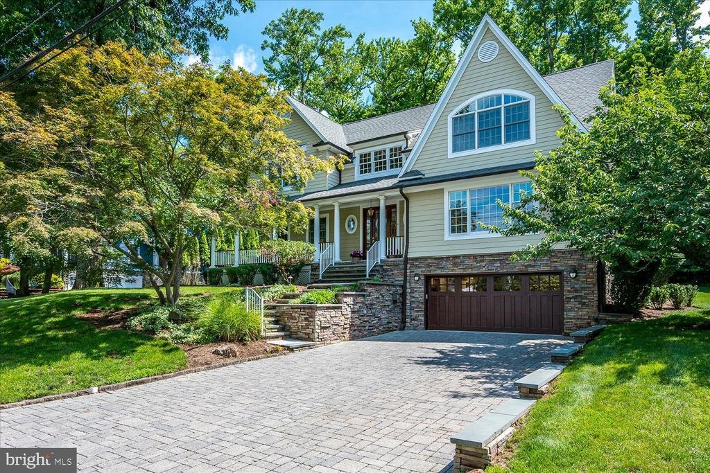 House in Metuchen, New Jersey, United States 2 - 18459953