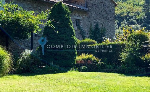 Castello a Saint-Andre-de-Valborgne, Occitania, Francia 1