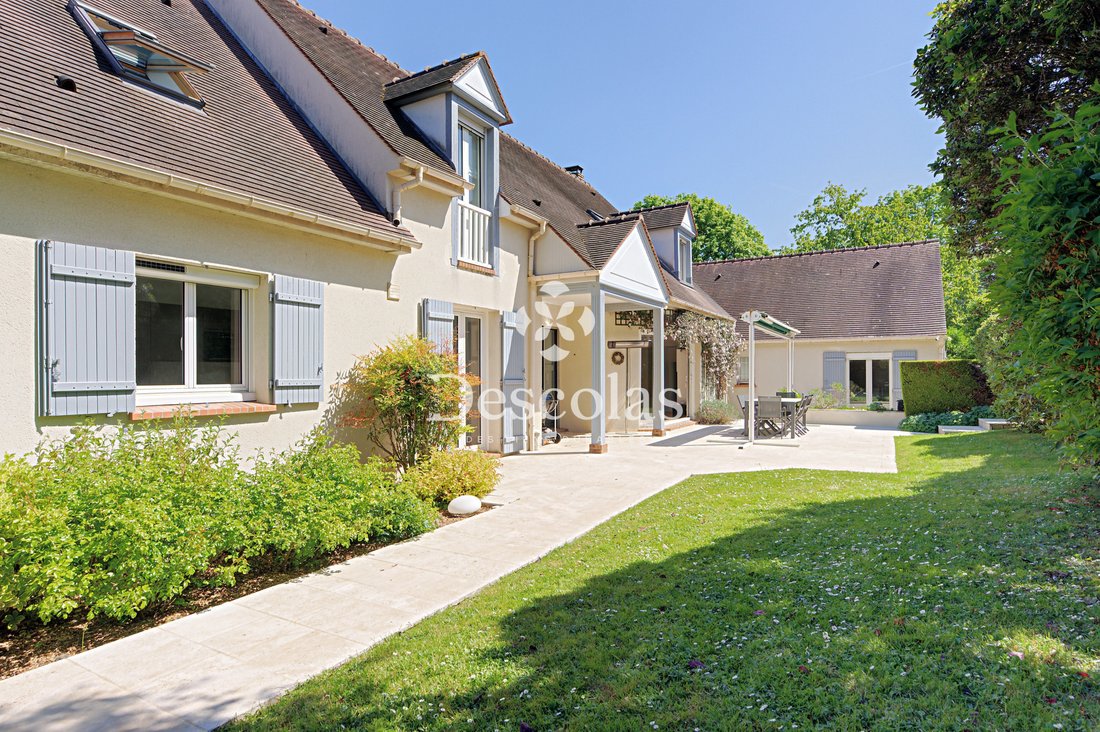 House in Forêt, Saint-Germain-en-Laye, France 1 - 18468177