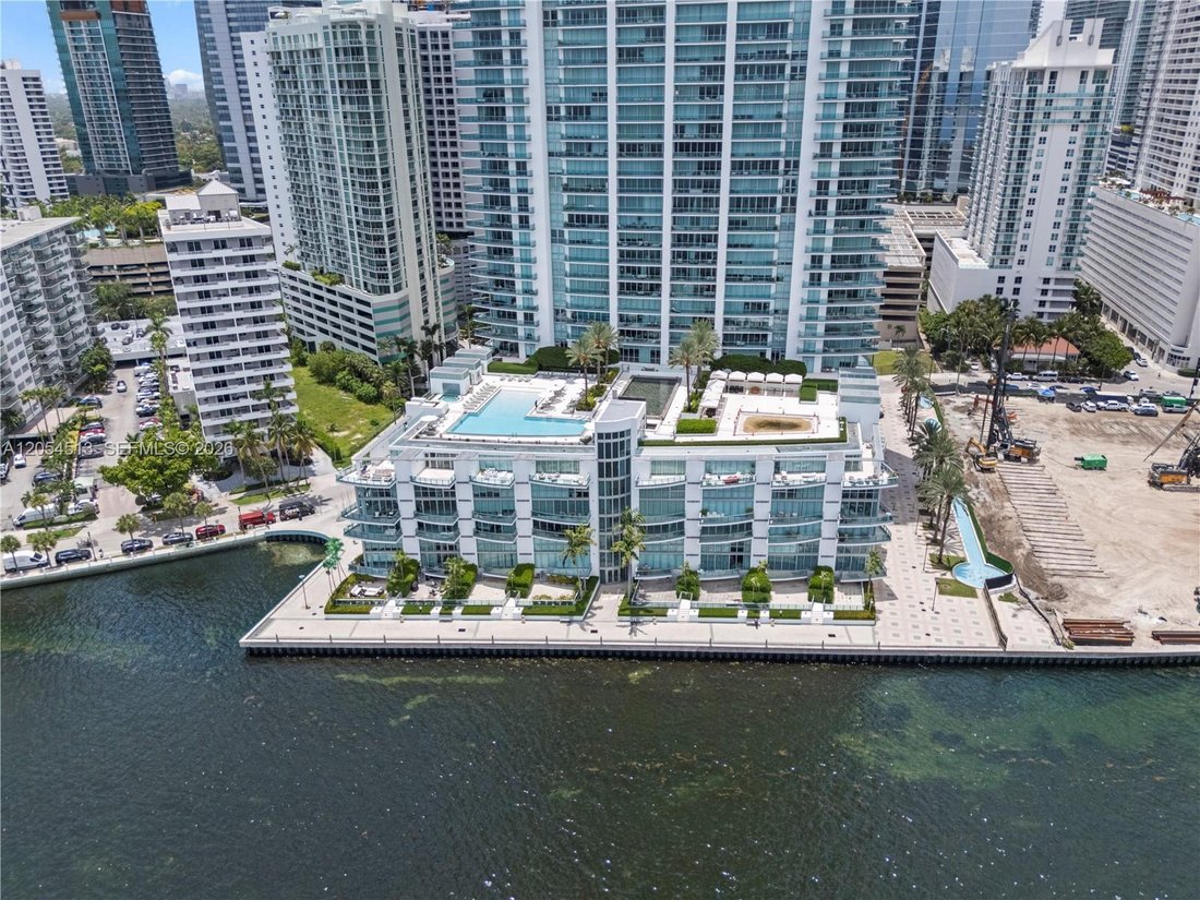 Condo in Miami, Florida, United States 4 - 18460543