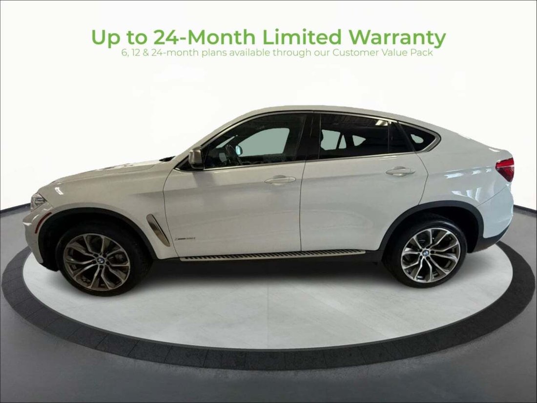 Suv in Waukegan, IL, United States 4 - 18044905