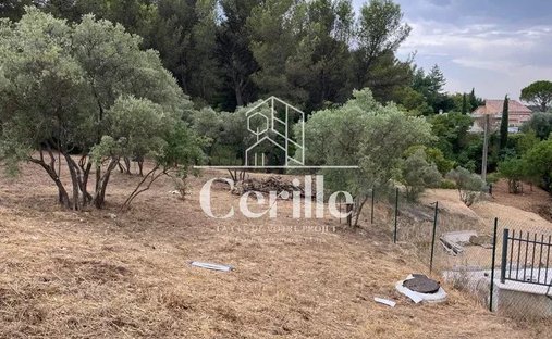 Land in Grand Sud- Aix la Duranne, Aix-en-Provence, France 1