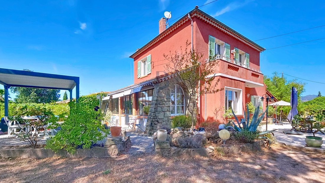 Villa in Exterieurs, Frejus, France 2 - 18456896
