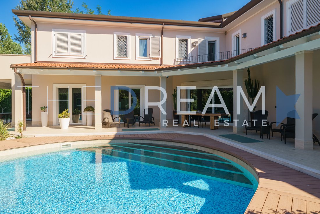 Villa in Center, Forte dei Marmi, Tuscany 4 - 18472408