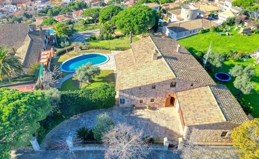 Finca in Sant Feliu de Guixols, Catalonia, Spain 1