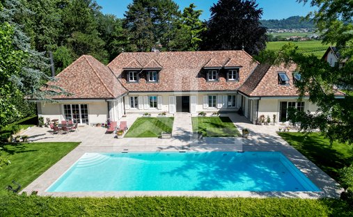 Haus in Rolle, Waadt, Schweiz 1