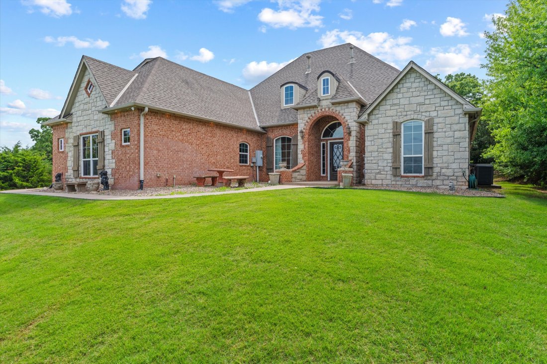 Edmond, Oklahoma, United States 3 - 18472251
