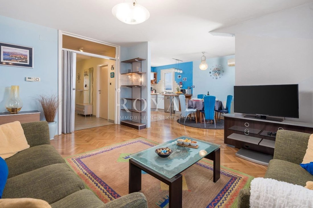 Apartment in Mjesni odbor Zamet, Grad Rijeka, Primorje-Gorski Kotar County 2 - 18471762