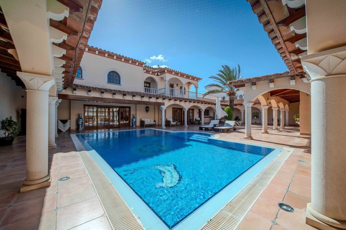 House in Empuriabrava, Catalonia, Spain 1 - 18471291