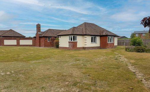 Bungalow in Marks Tey, England 1