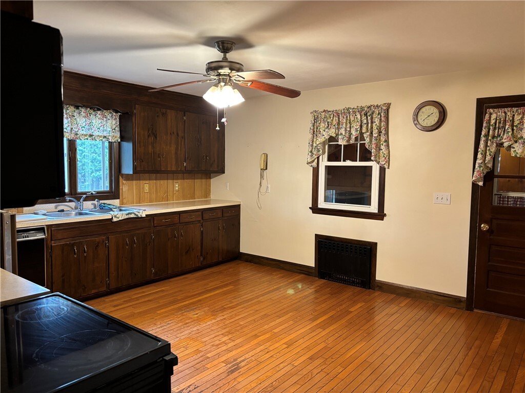 House in Westerly, Rhode Island, United States 4 - 18470538