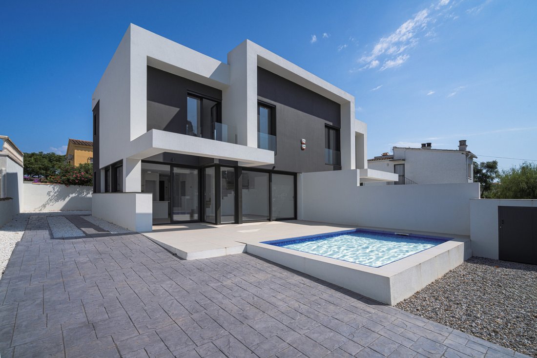 House in Empuriabrava, Catalonia, Spain 1 - 18471393