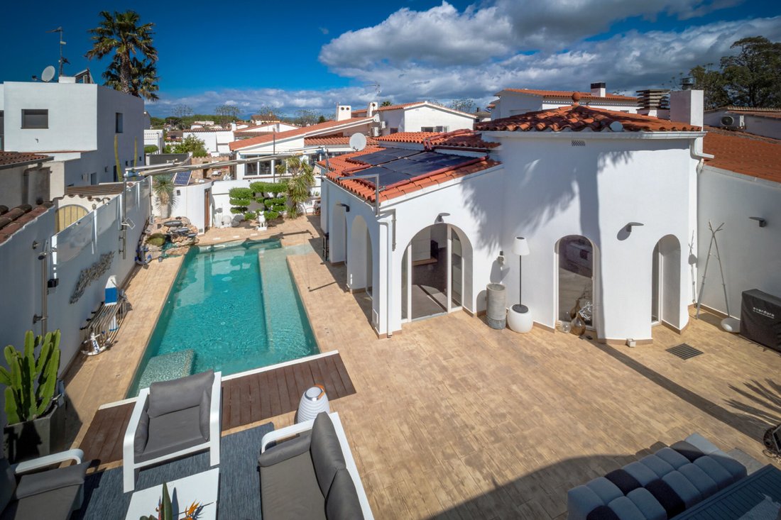 House in Empuriabrava, Catalonia, Spain 1 - 18471269