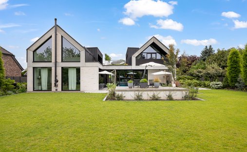 Villa in Meerbusch, North Rhine-Westphalia, Germany 1