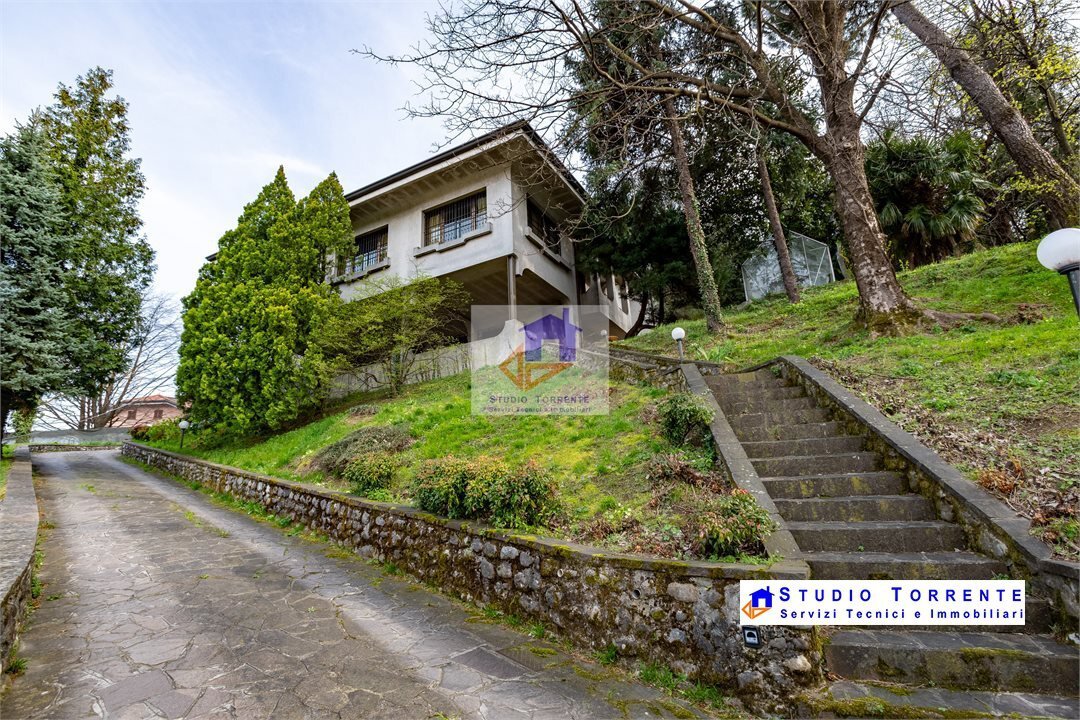Villa in Inverigo, Lombardy, Italy 4 - 18472612
