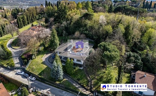 Villa in Inverigo, Lombardy, Italy 1