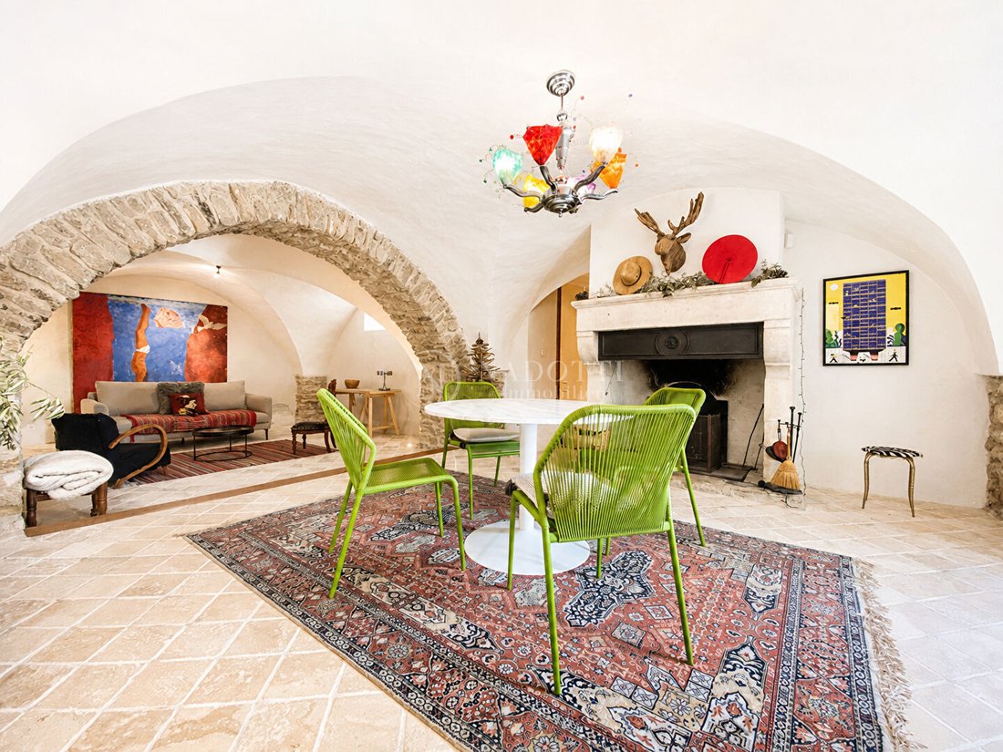 House in Cabrières-d'Avignon, Provence-Alpes-Côte d'Azur, France 3 - 18472873
